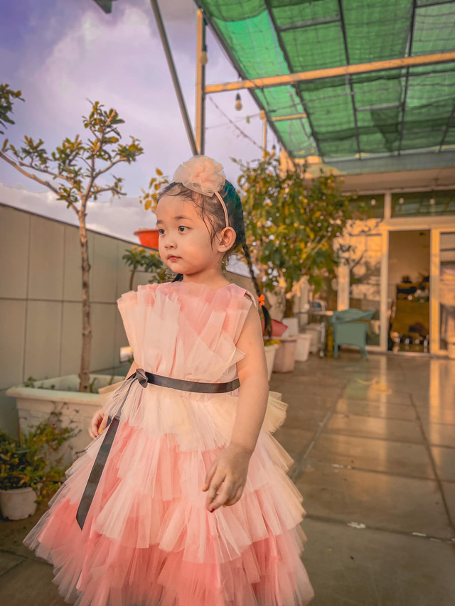 Nhà Phan Hiển - Khánh Thi có vườn cây tiền tỷ, nhiều cây đột biến “đếm lá tính tiền”
