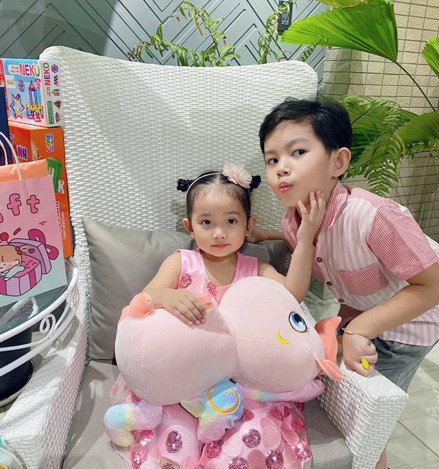 Nhà Phan Hiển - Khánh Thi có vườn cây tiền tỷ, nhiều cây đột biến “đếm lá tính tiền”